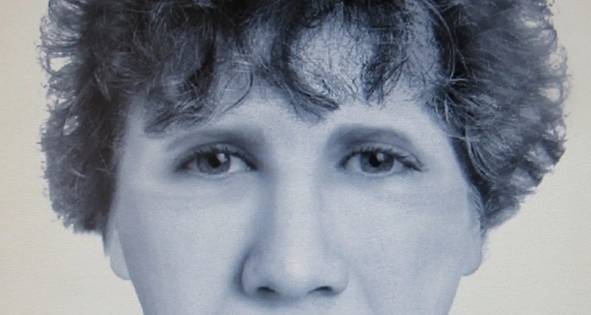 62-летняя женщина отдала 2,5 млн рублей курьеру после сообщения о взломе «Госуслуг»